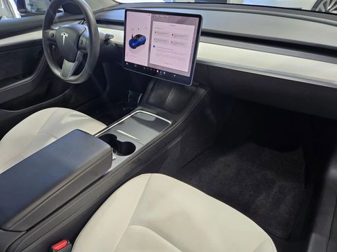 Used 2023 Tesla Model 3 Standard Range RWD image 5