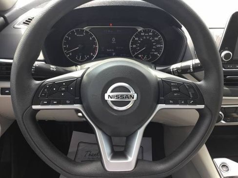 Used 2021 Nissan Altima 2.5 SV FWD image 14