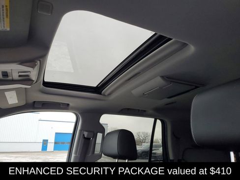 Used 2017 GMC Yukon SLT w/ Premium Edition image 7