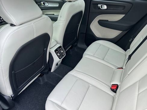 New 2026 Volvo XC40 B5 Plus image 10