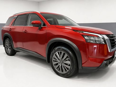 Used 2025 Nissan Pathfinder SL w/ SL Premium Package AWD/4WD image 7