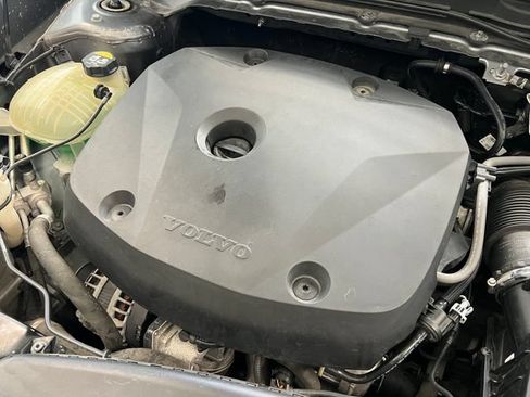 Used 2019 Volvo XC40 T5 Momentum AWD/4WD image 56