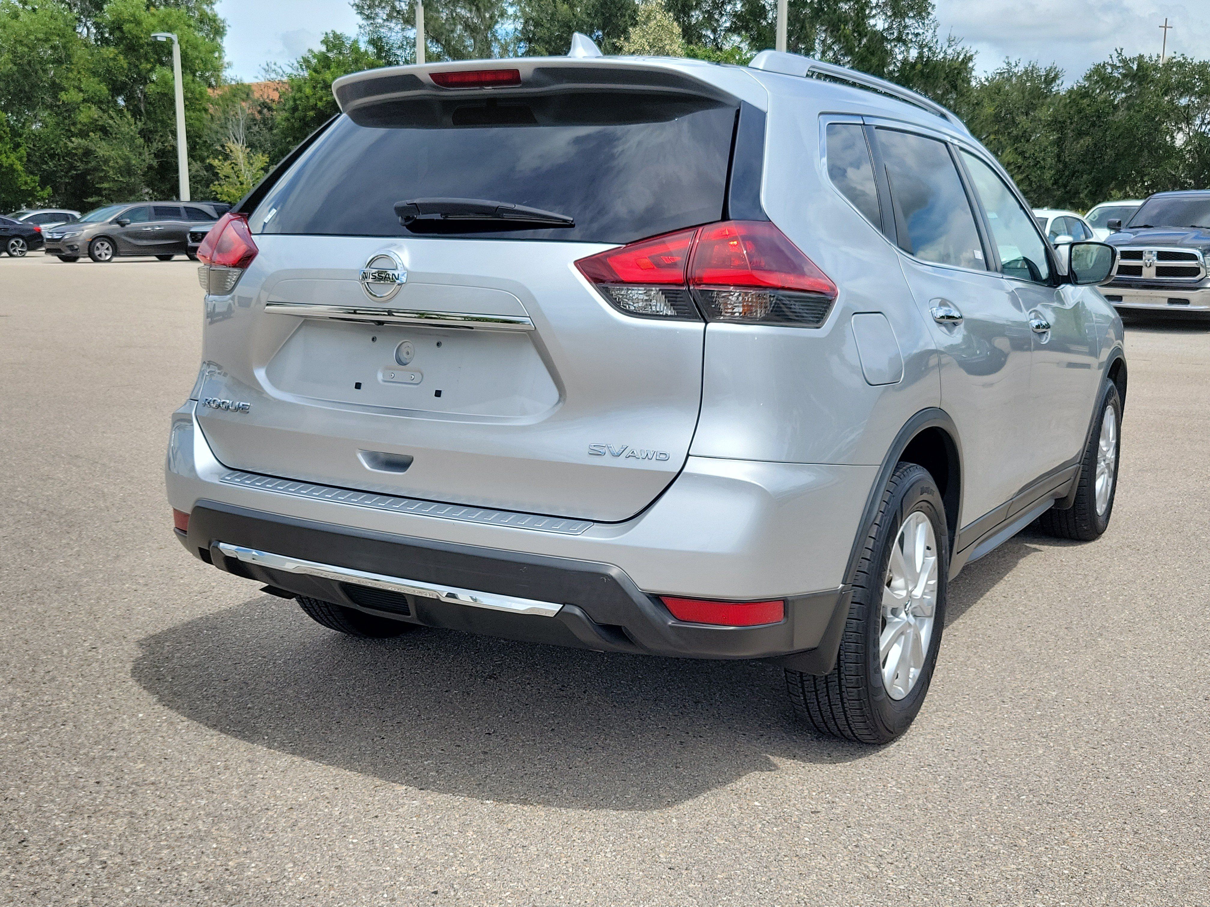 Used 2018 Nissan Rogue SV AWD/4WD image 6