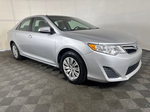 Used 2012 Toyota Camry LE FWD image 1