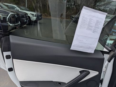 Used 2021 Tesla Model Y Long Range image 14