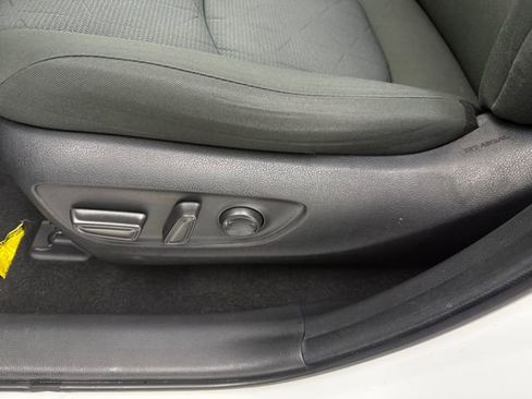 Used 2022 Toyota RAV4 XLE w/ Convenience Package FWD image 27