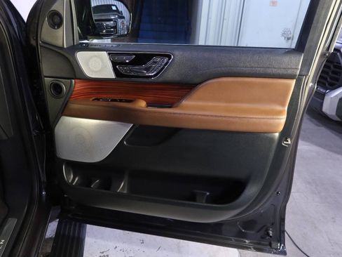 Used 2024 Lincoln Navigator Reserve AWD/4WD image 29