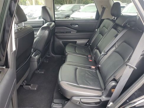 Used 2022 Nissan Pathfinder SL image 14