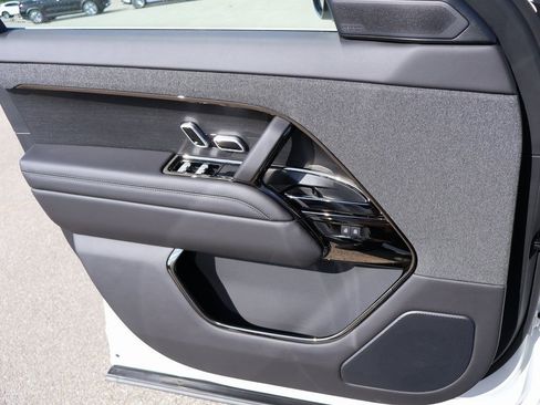 New 2025 Land Rover Range Rover Sport Dynamic SE AWD/4WD image 31
