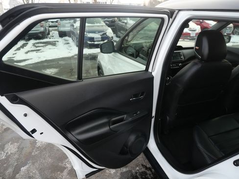 Used 2020 Nissan Kicks SR w/ SR Premium Package image 23