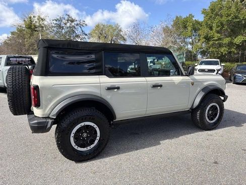 Used 2025 Ford Bronco Badlands w/ Sasquatch Package image 2