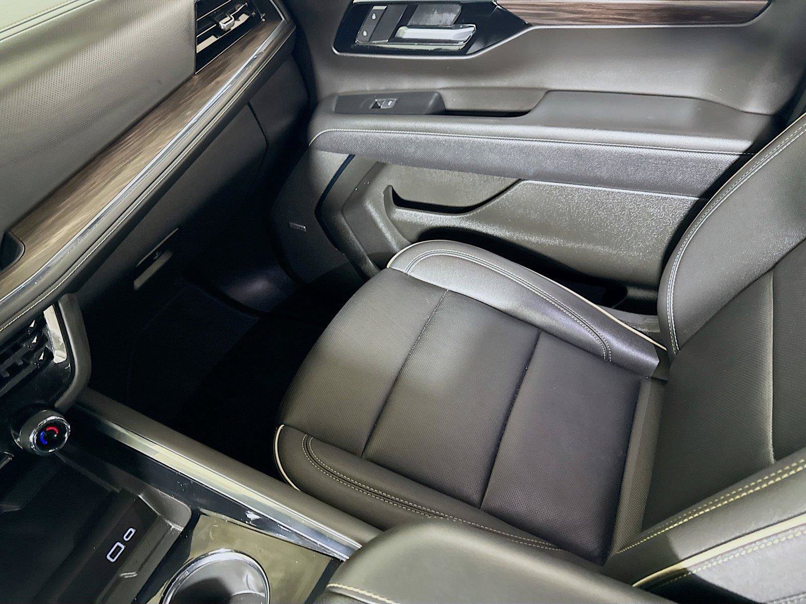 Certified 2025 Chevrolet Suburban Premier AWD/4WD image 87