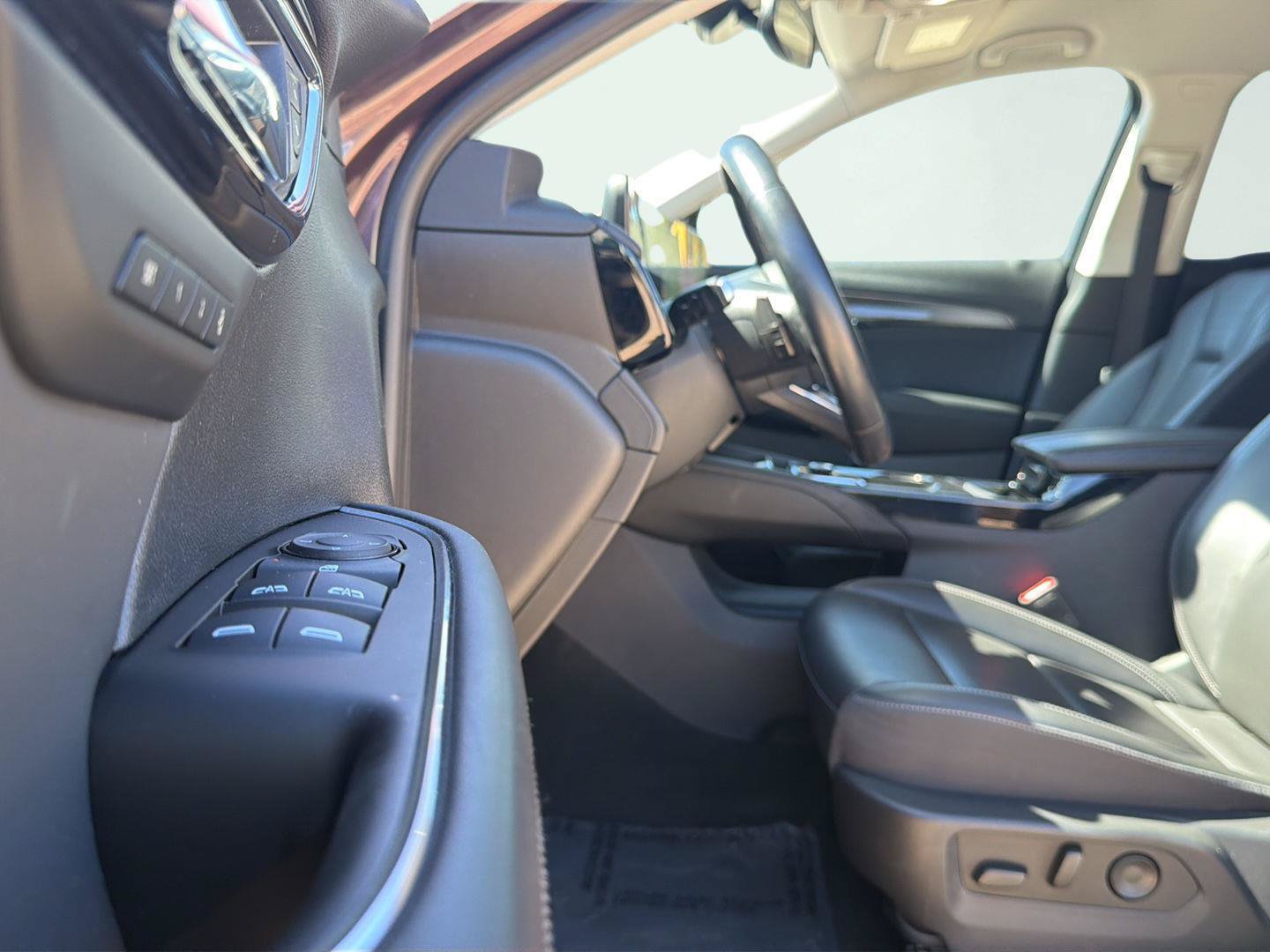 Used 2024 Buick Envision Preferred AWD/4WD image 2
