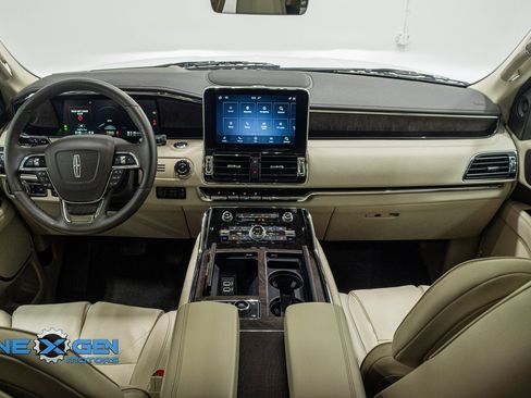 Used 2020 Lincoln Navigator Reserve w/ Equipment Group 208A Reserve image 26