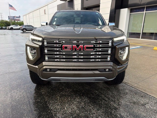 Used 2023 GMC Canyon Denali AWD/4WD image 2