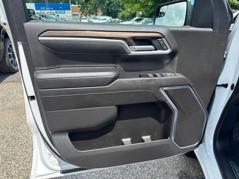 Used 2022 Chevrolet Silverado 1500 LT AWD/4WD image 12
