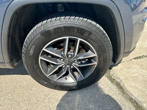 Used 2020 Jeep Grand Cherokee Limited w/ Premium Lighting Group AWD/4WD image 50