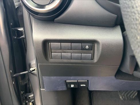 Used 2022 Nissan Kicks SR w/ Premium Package FWD image 36