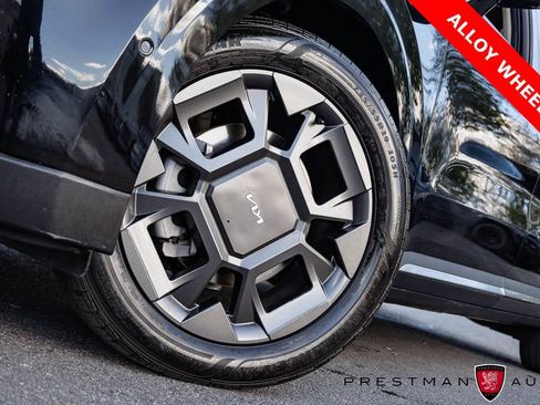 Used 2025 Kia Carnival SX FWD image 12