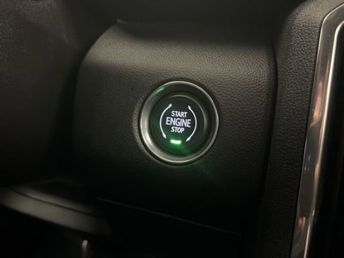 Used 2025 GMC Acadia Elevation image 11