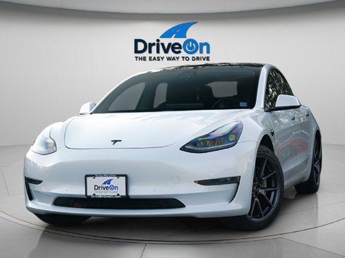 Used 2021 Tesla Model 3 Standard Range Plus image 9