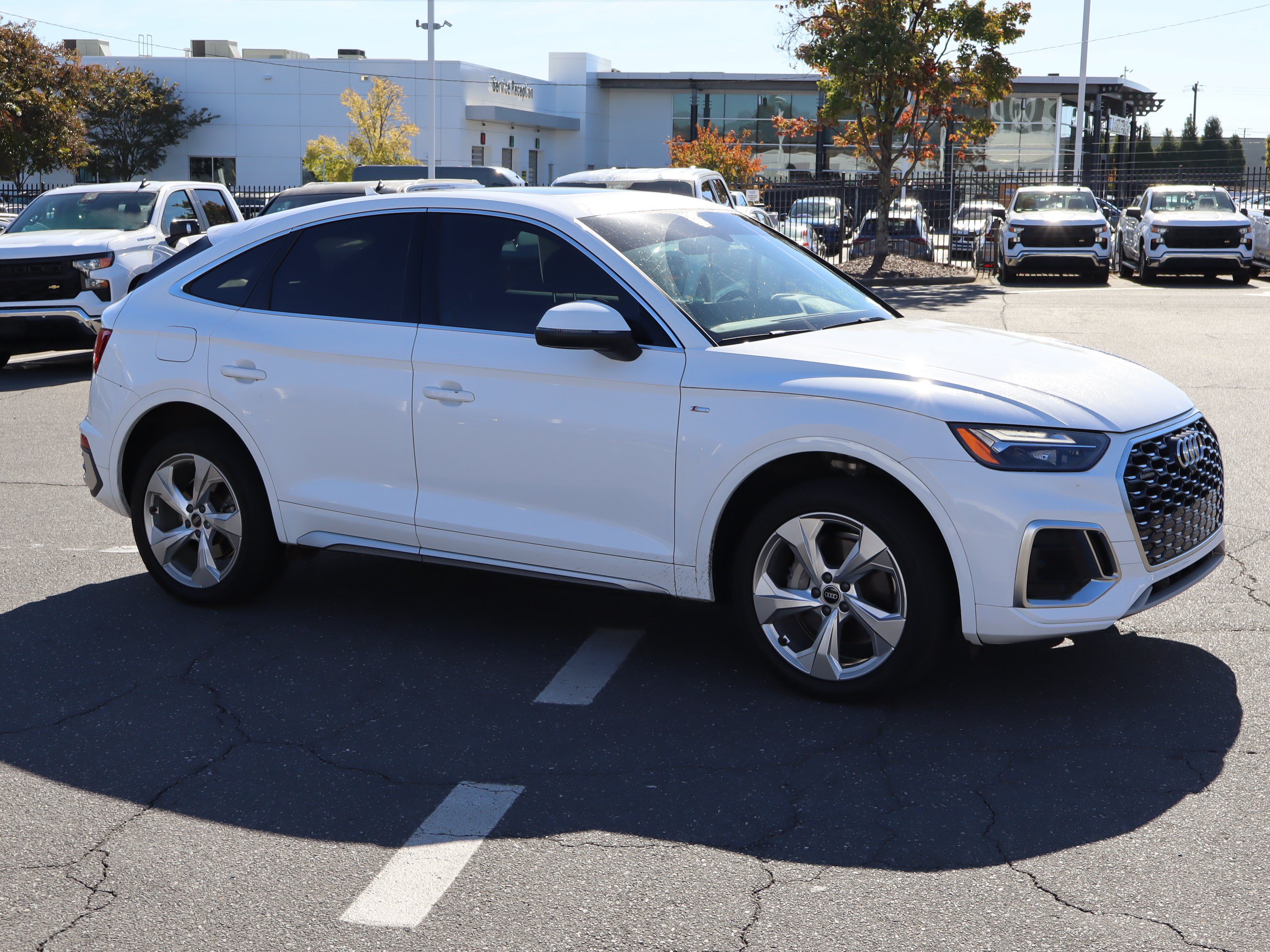 Used 2021 Audi Q5 2.0T Premium Plus w/ Premium Plus Package AWD/4WD image 2