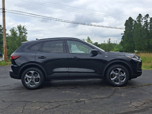 Used 2025 Ford Escape ST-Line Select AWD/4WD image 7