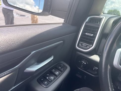 Used 2020 RAM 1500 Big Horn AWD/4WD image 19