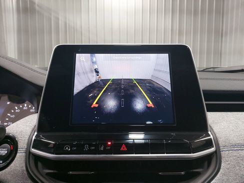 Used 2025 Jeep Compass Latitude image 23