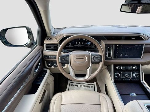Used 2023 GMC Yukon XL Denali image 25