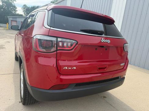 Used 2018 Jeep Compass Latitude w/ Popular Equipment Group AWD/4WD image 9
