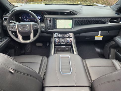Used 2024 GMC Yukon XL Denali image 20