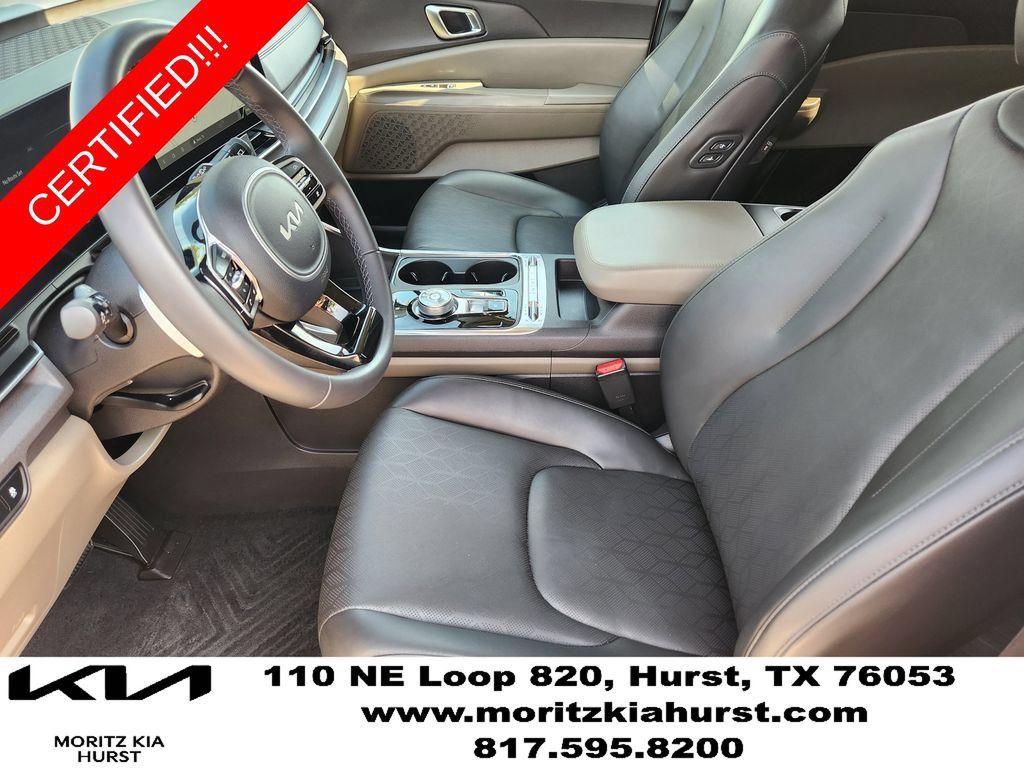 Certified 2025 Kia Carnival SX FWD image 18