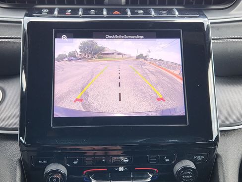 Used 2024 Jeep Grand Cherokee Altitude AWD/4WD image 16