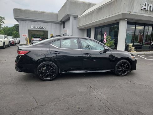 Certified 2025 Nissan Sentra SR w/ Midnight Edition FWD image 8