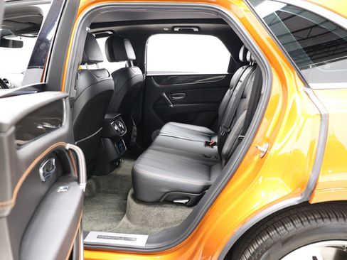 Used 2019 Bentley Bentayga image 50