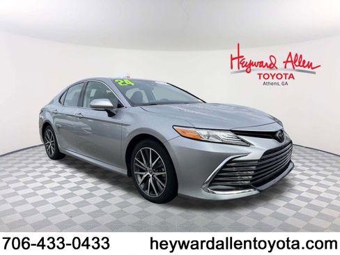 Certified 2024 Toyota Camry XLE image 1