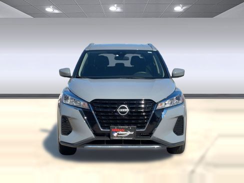 Used 2024 Nissan Kicks SV image 6