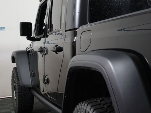 Used 2026 Jeep Gladiator Rubicon AWD/4WD image 9