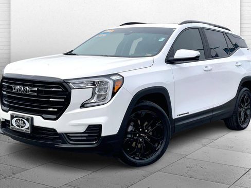 Used 2022 GMC Terrain SLE w/ Driver Convenience Package image 11
