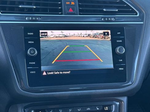 Used 2021 Volkswagen Tiguan SE R-Line image 20
