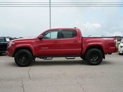 Used 2020 Toyota Tacoma TRD Sport w/ Technology Package AWD/4WD image 8