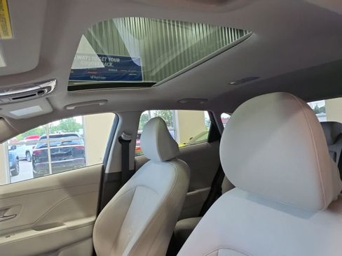 Used 2024 Hyundai Kona Limited AWD/4WD image 17