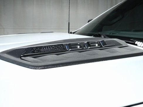 Used 2024 Chevrolet Silverado 2500 Custom w/ Custom Convenience Package image 11