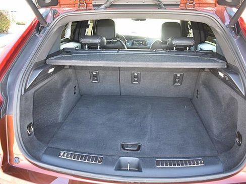 Used 2021 Cadillac XT4 Premium Luxury image 7