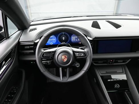 New 2026 Porsche Macan 4 Electric AWD/4WD image 18