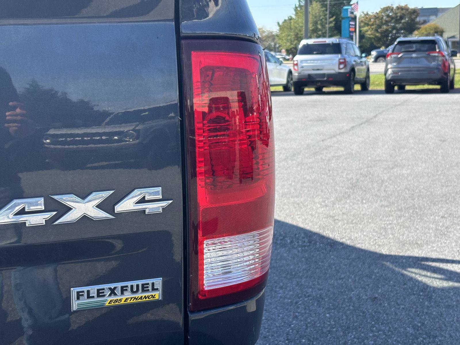 Used 2017 RAM 1500 Classic SLT AWD/4WD image 11