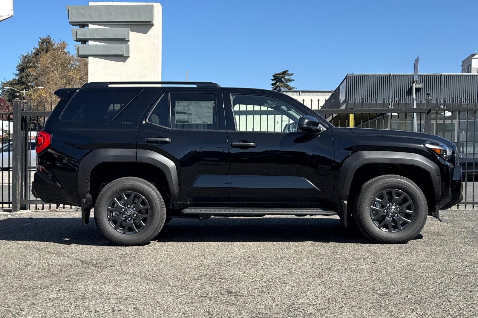 New 2026 Toyota 4Runner SR5 AWD/4WD image 3