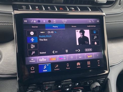 New 2025 Jeep Grand Cherokee Overland w/ Adv Protech Group III image 22