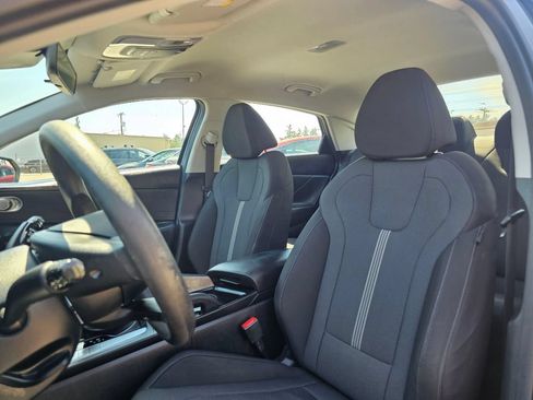 Used 2023 Hyundai Elantra SE FWD image 20